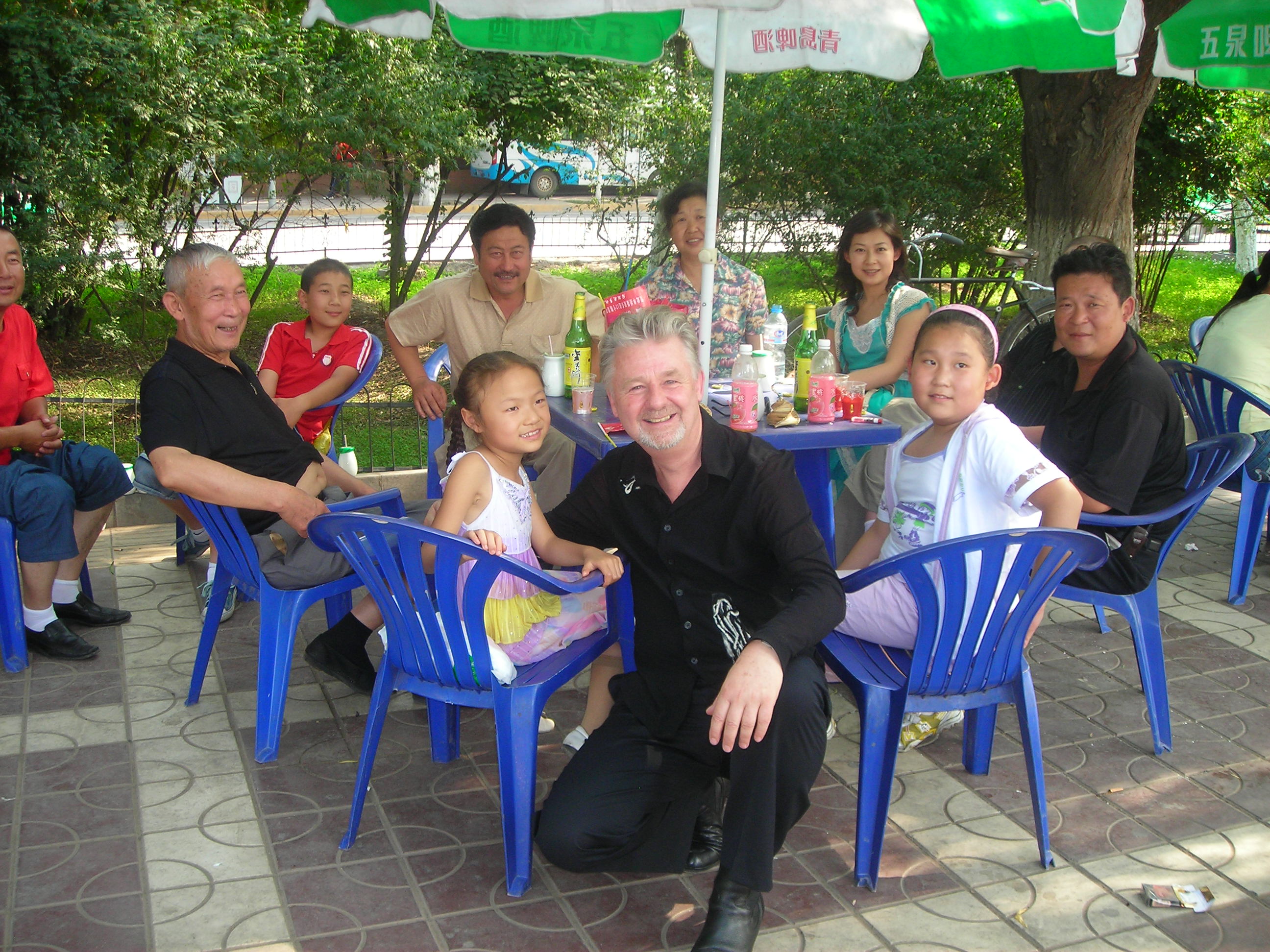 [2007-07-28] Johan Meijering (m) - danser Argentijnse tango. Lanzhou. China Zomertournee van muziek-en dansgezelschap Nostalgía