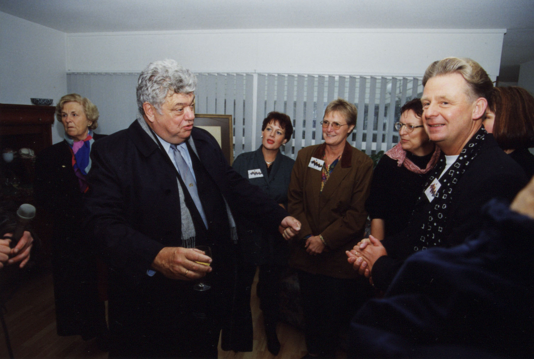 [1993-09-25] Commissaris van de Koningin van Groningen Henk Vonhoff (l.) en Johan Meijering (r.)